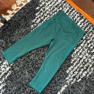 Old navy size M over the belly leggings- jade green!